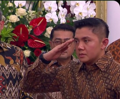 Prabowo Tunjuk Mayor Teddy Jadi Seskab, TNI AD Buka Suara Soal Statusnya